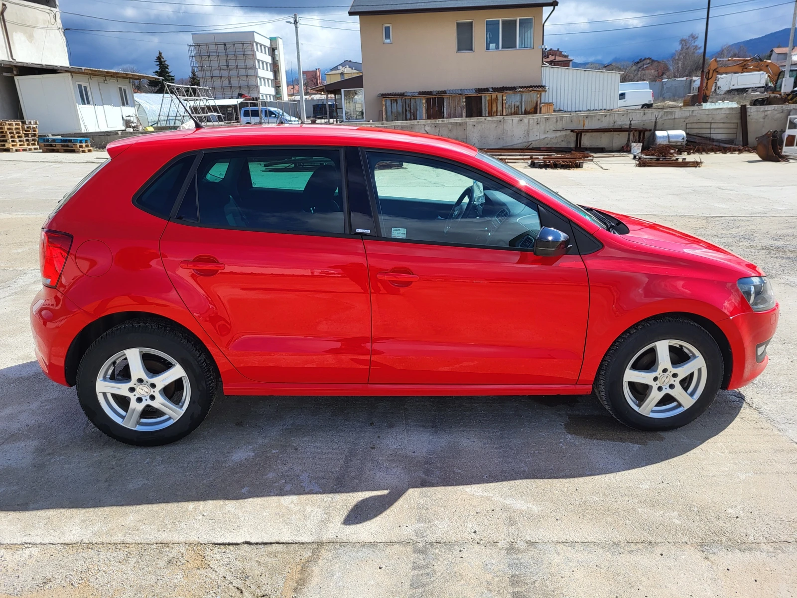 VW Polo Изпълнение STYLE, алкантара, подгрев, снимка 16 - Автомобили и джипове - 54090007