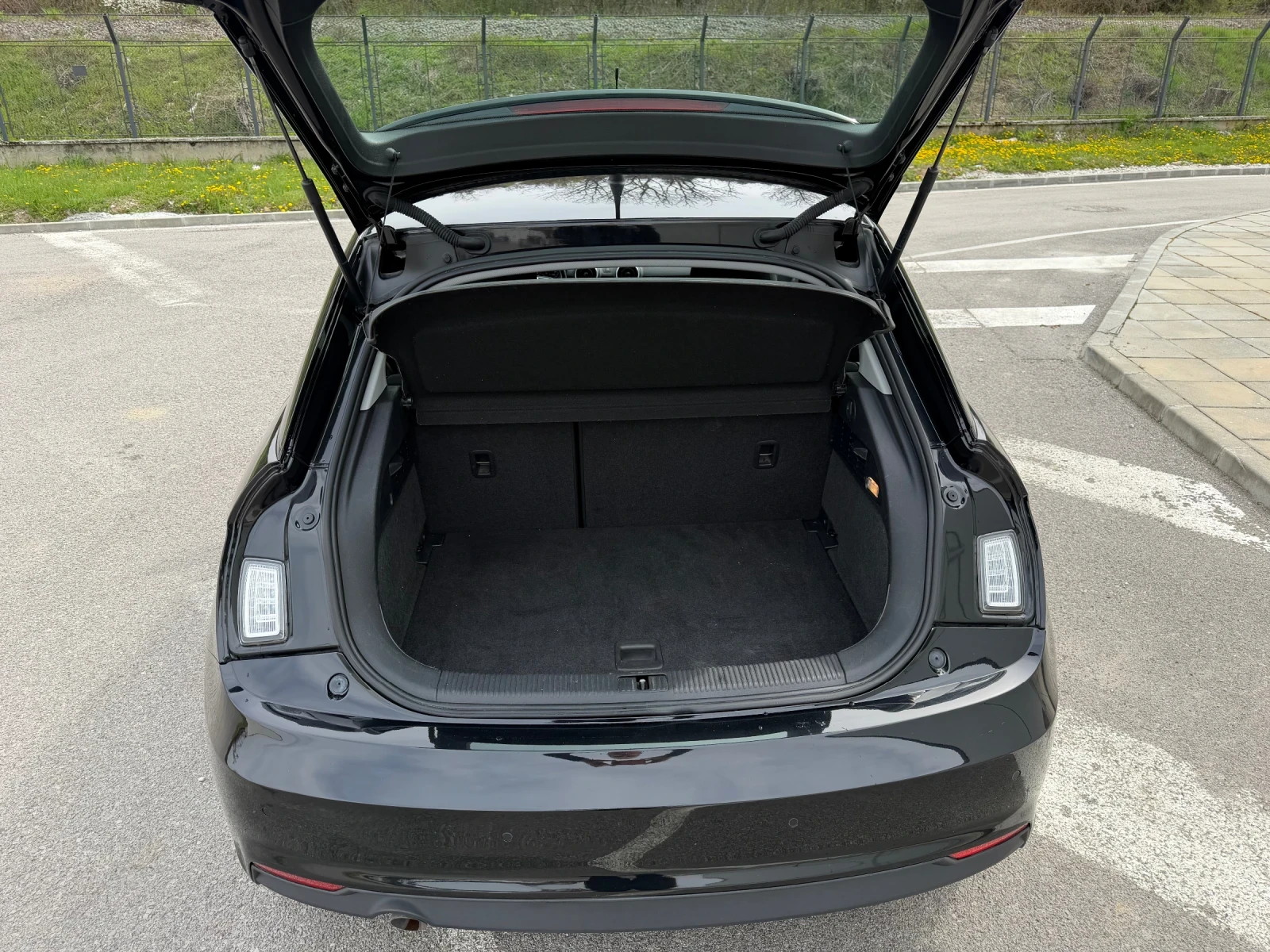 Audi A1 1.4TDI* FACE* AUTOMAT, снимка 16 - Автомобили и джипове - 54200635