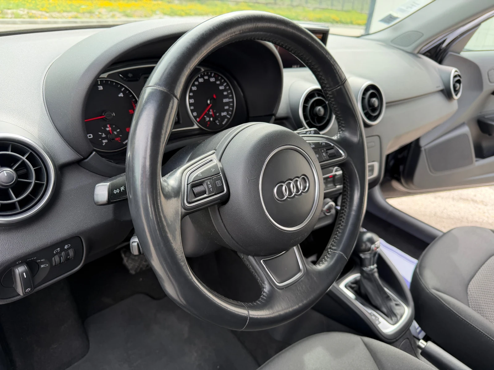 Audi A1 1.4TDI* FACE* AUTOMAT, снимка 10 - Автомобили и джипове - 54200635