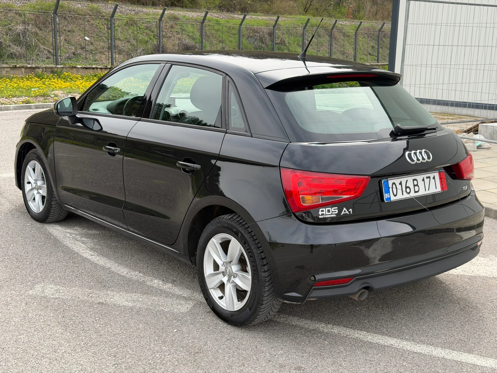Audi A1 1.4TDI* FACE* AUTOMAT, снимка 6 - Автомобили и джипове - 54200635