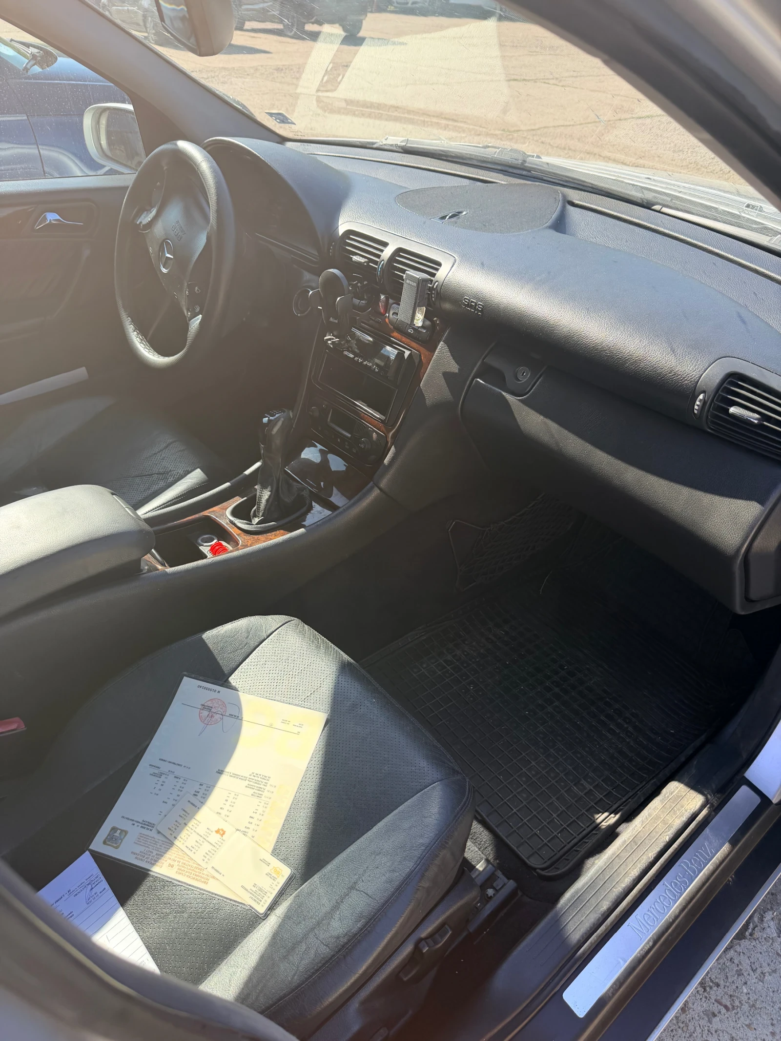 Mercedes-Benz C 200, снимка 4 - Автомобили и джипове - 54457858