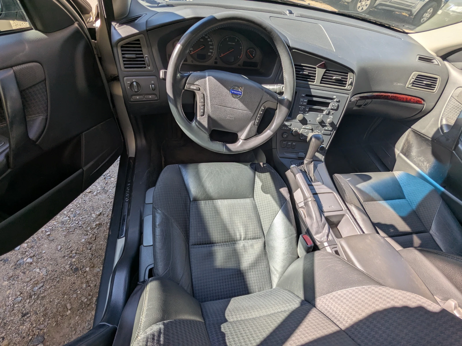 Volvo V70 D5, снимка 4 - Автомобили и джипове - 54631789