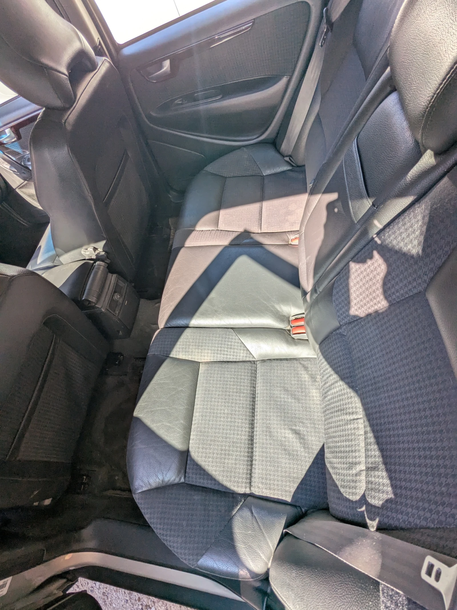 Volvo V70 D5, снимка 7 - Автомобили и джипове - 54631789