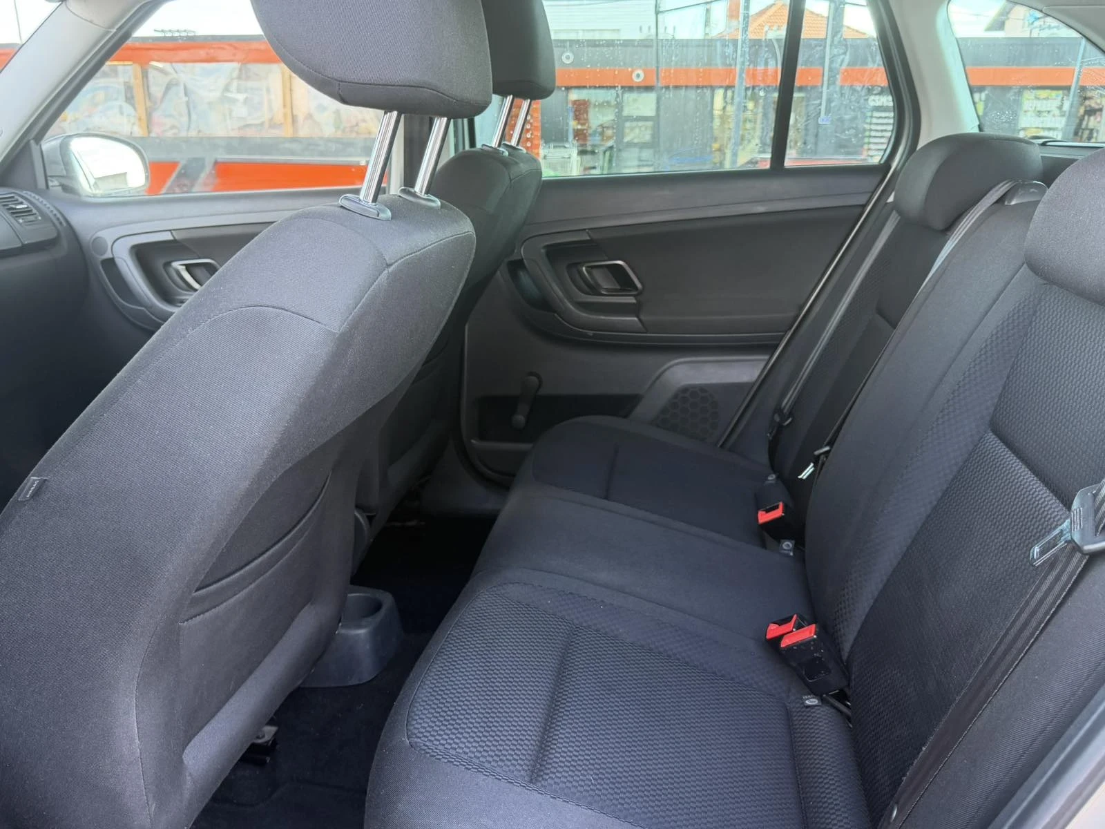 Skoda Fabia 1.6тди  90к.с.  2012г., снимка 11 - Автомобили и джипове - 55235154
