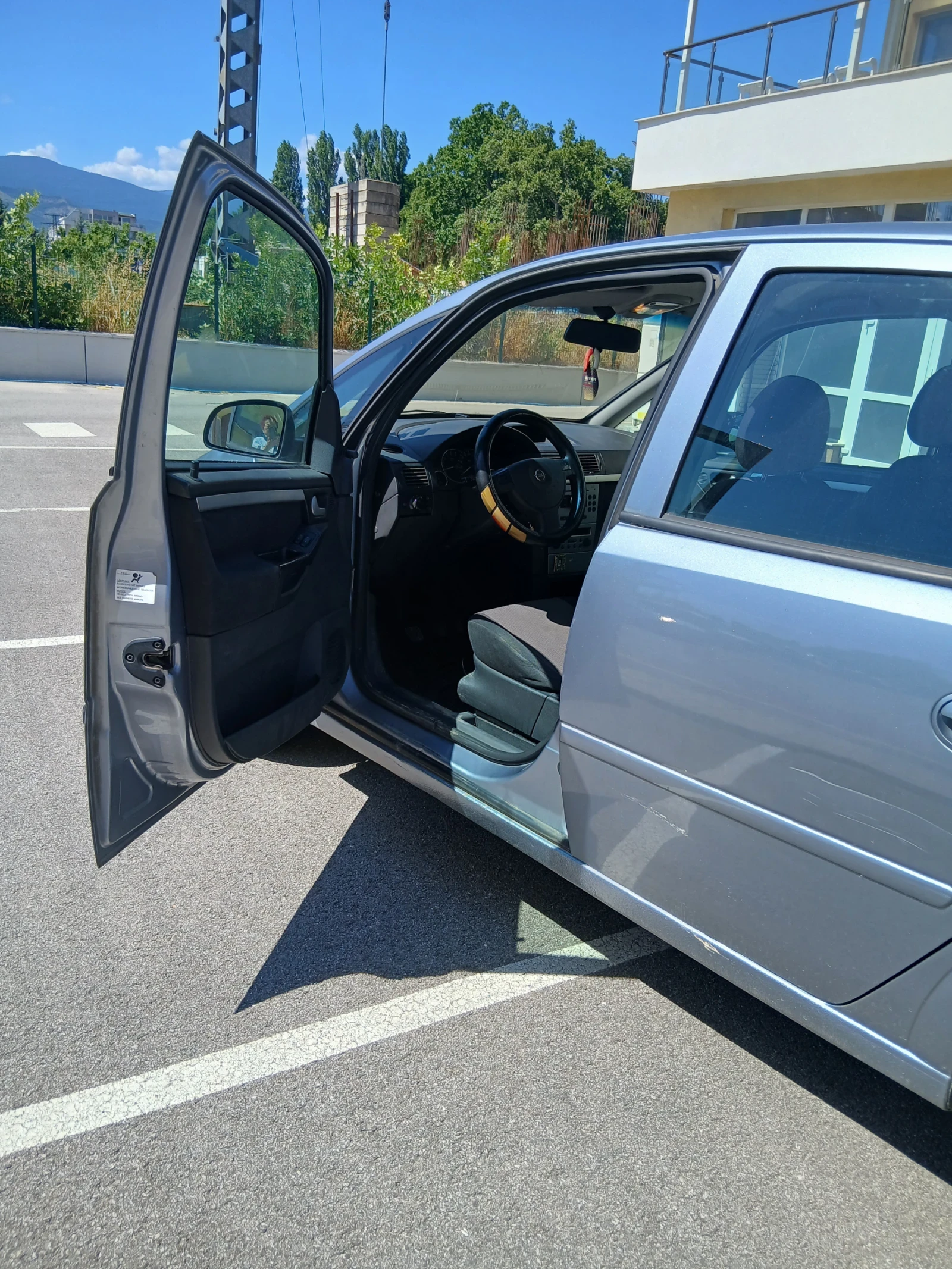 Opel Meriva 1.3CDTI, снимка 4 - Автомобили и джипове - 55461756