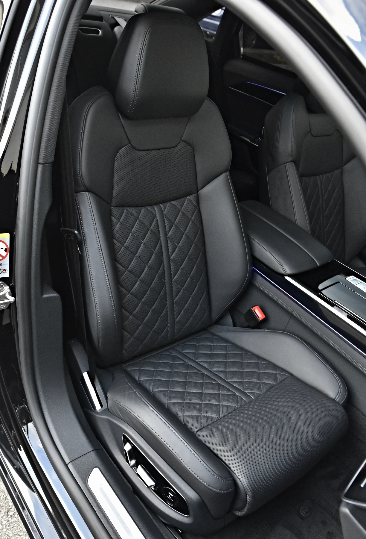 Audi A8 5.0TDI SPORT PAKET 360 B&O PANO 21 OLED S8-SITZE, снимка 12 - Автомобили и джипове - 55826050