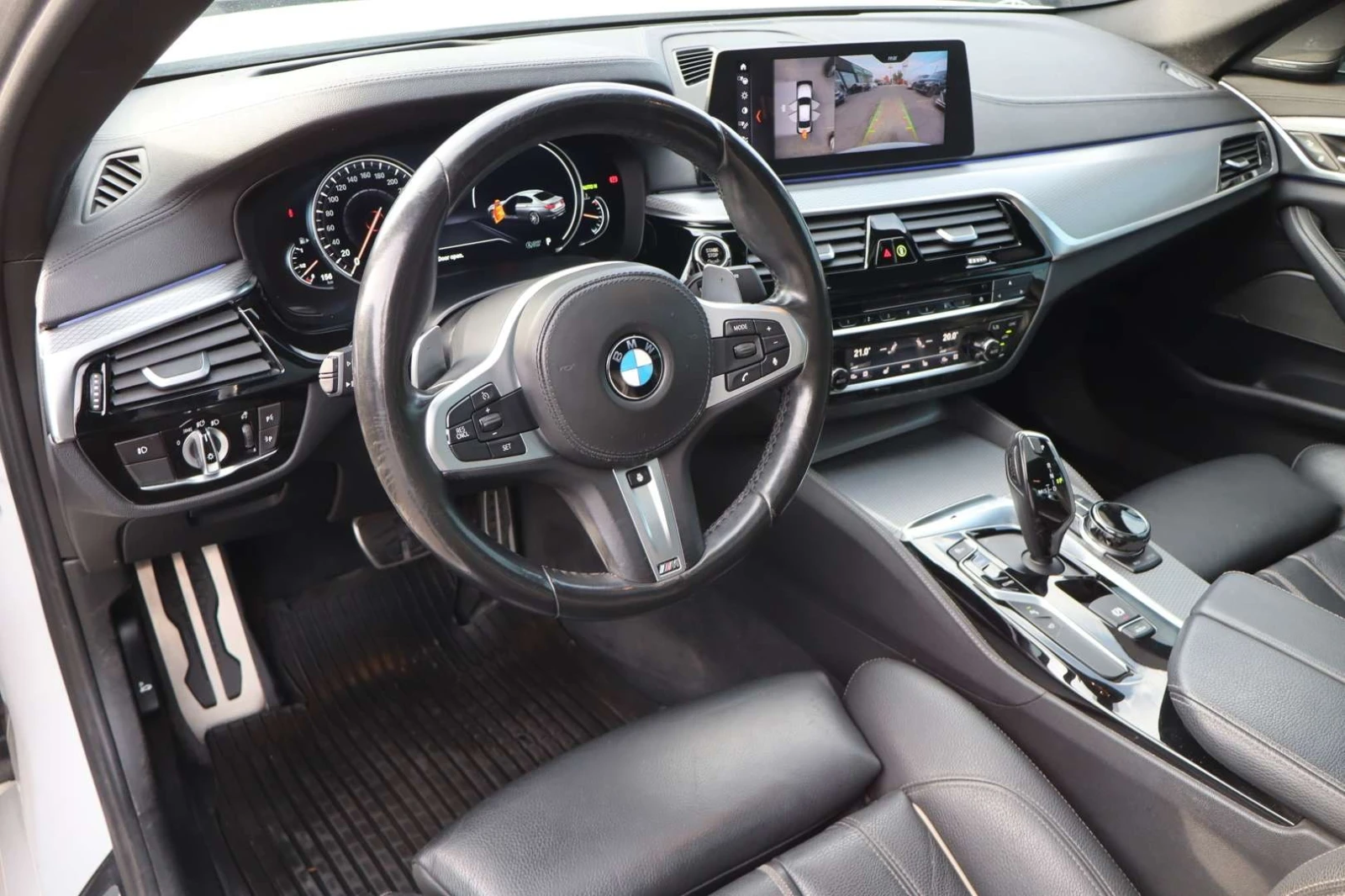 BMW 540 i xDrive | Без Инциденти | M пакет | Head Up | , снимка 9 - Автомобили и джипове - 56080123