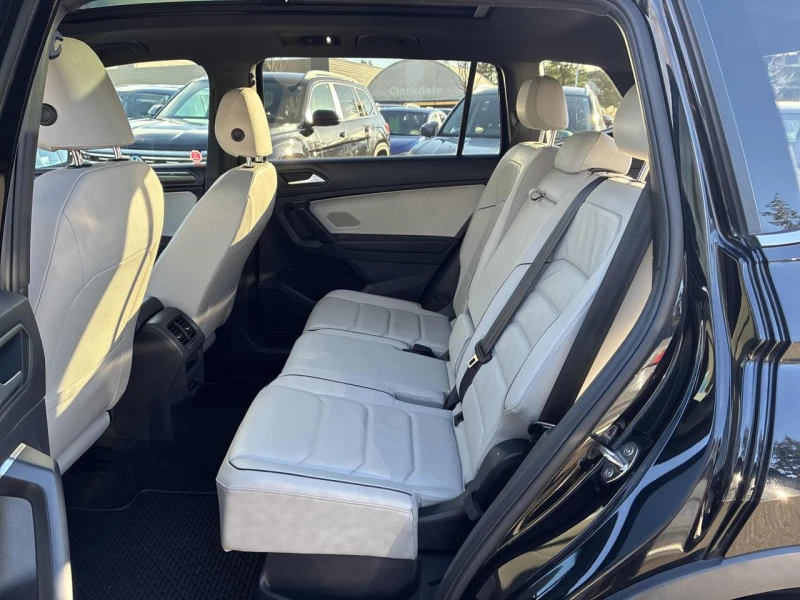 VW Tiguan R-Line* 4MOTION* Digital* Подгрев* Панорама* , снимка 11 - Автомобили и джипове - 52837496