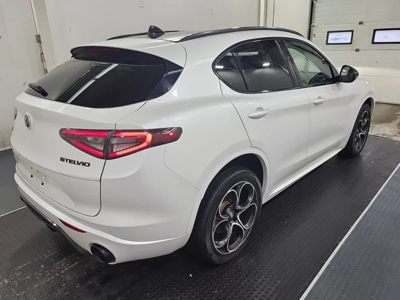 Alfa Romeo Stelvio 2021 TI SPORT * CARFAX * БЕЗ ПЪРВОНАЧАЛНА ВНОСКА, снимка 4 - Автомобили и джипове - 52959276
