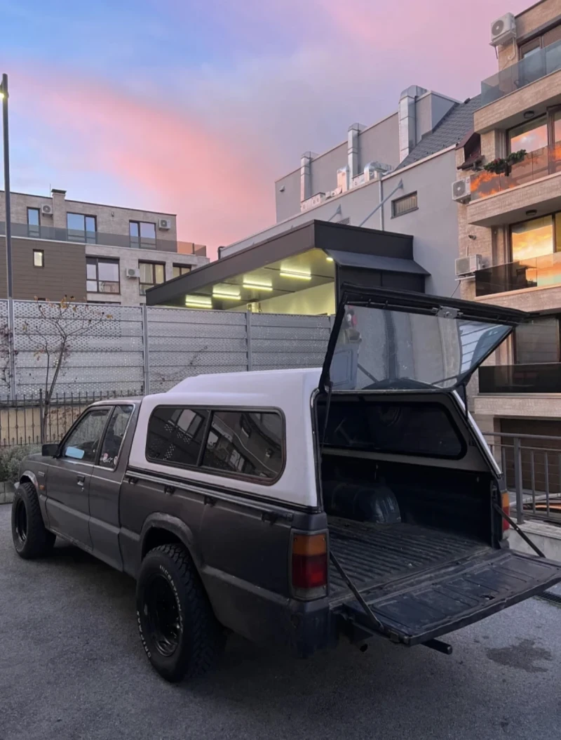 Mazda B2200, снимка 3 - Автомобили и джипове - 53054133