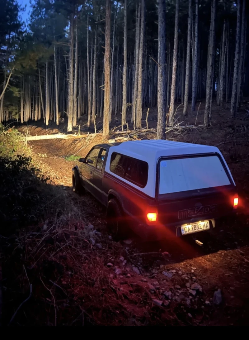 Mazda B2200, снимка 10 - Автомобили и джипове - 53054133