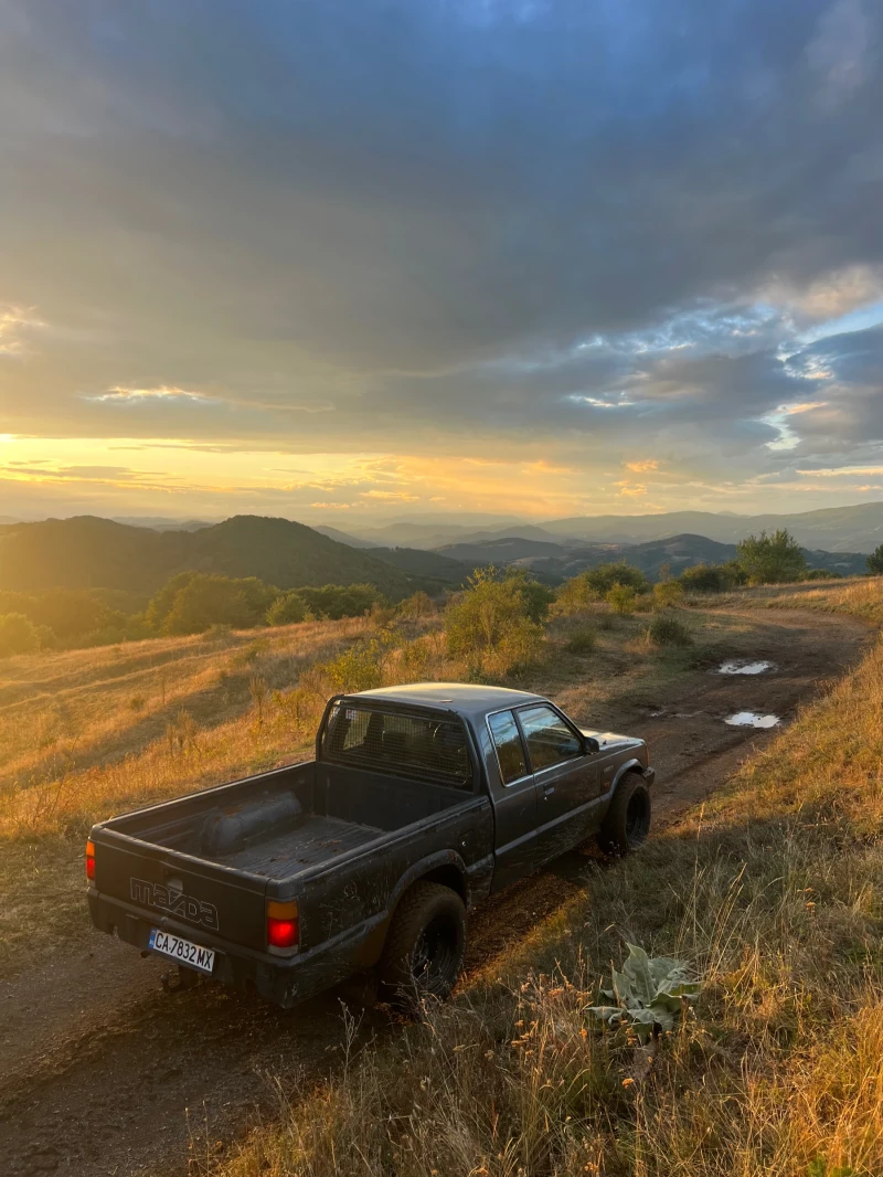 Mazda B2200, снимка 13 - Автомобили и джипове - 53054133