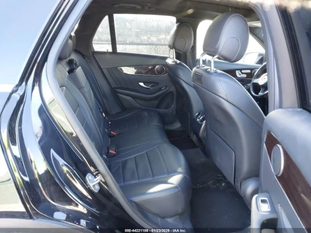Mercedes-Benz GLC 300 4MATIC, снимка 11 - Автомобили и джипове - 53820259