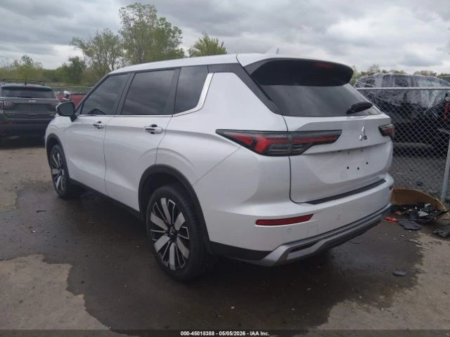 Mitsubishi Outlander SE 2.5, снимка 3 - Автомобили и джипове - 54748261