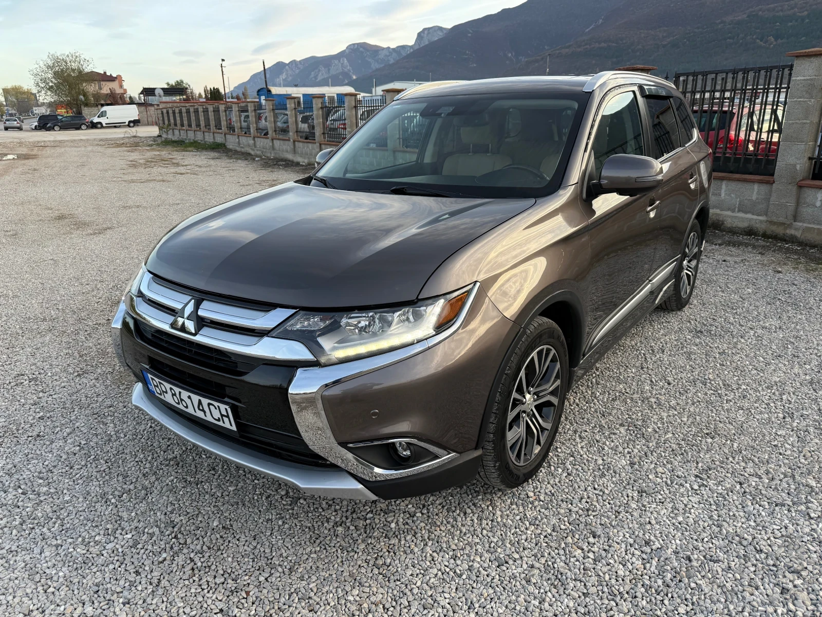 Mitsubishi Outlander 3.0 I 224 к.с. - изображение 2