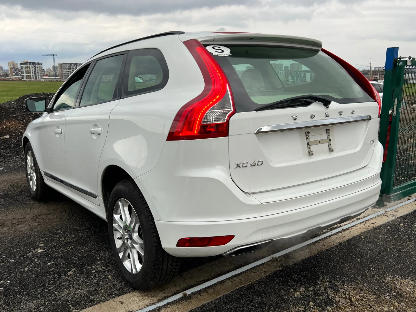 Volvo XC60 2.0 - изображение 10