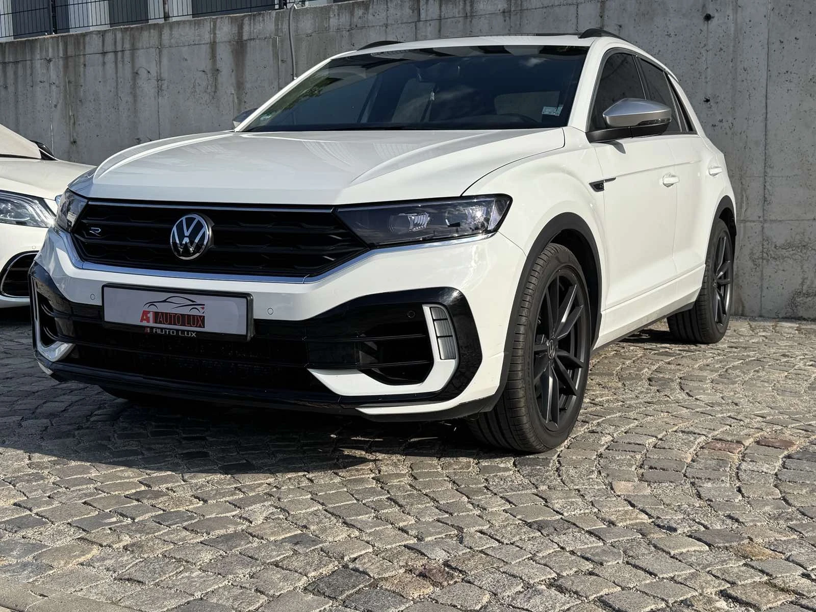 VW T-Roc R line/4x4/PANO/360 /Virtual/NAVI/TV/ 50 хил.км.! - изображение 3