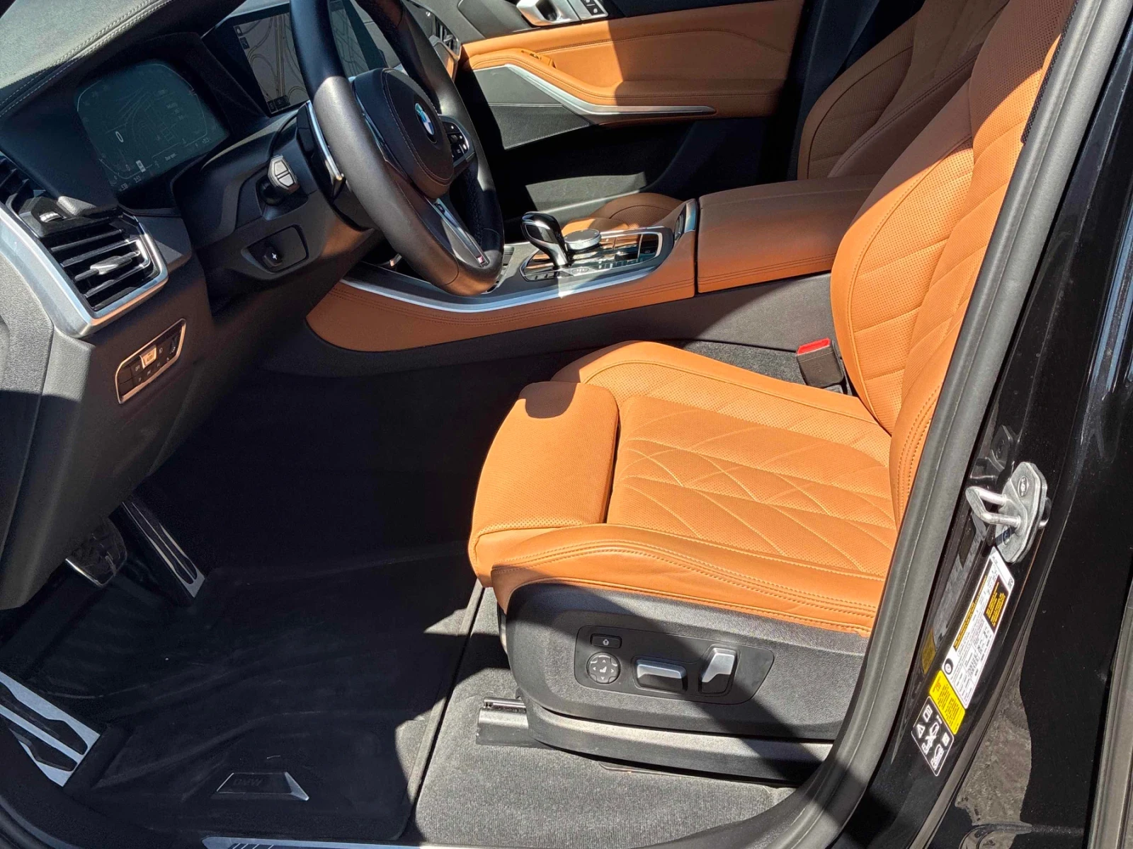 BMW X5 xDrive40i * M ПАКЕТ * ПОДГРЕВ * ПАНОРАМА * 2 КЛЮЧА, снимка 10 - Автомобили и джипове - 54781352