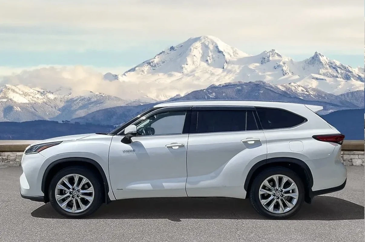 Toyota Highlander HYBRID LIMITED * AWD * 8 МЕСТЕН * ПАНО * CARFAX * , снимка 3 - Автомобили и джипове - 54943900