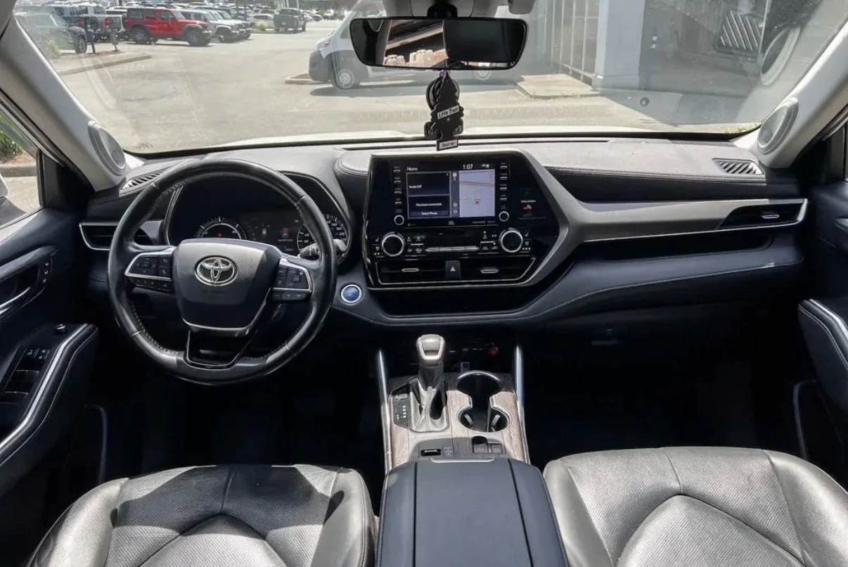 Toyota Highlander HYBRID LIMITED * AWD * 8 МЕСТЕН * ПАНО * CARFAX * , снимка 9 - Автомобили и джипове - 54943900