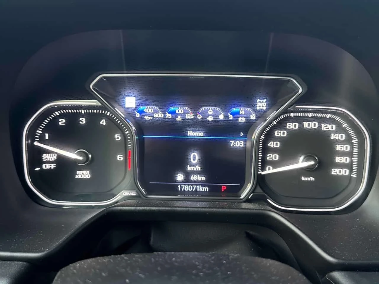 Gmc Yukon SLT * CARFAX * АВТОКРЕДИТ БЕЗ ПЪРВОНАЧАЛНА ВНОСКА*, снимка 8 - Автомобили и джипове - 56225801