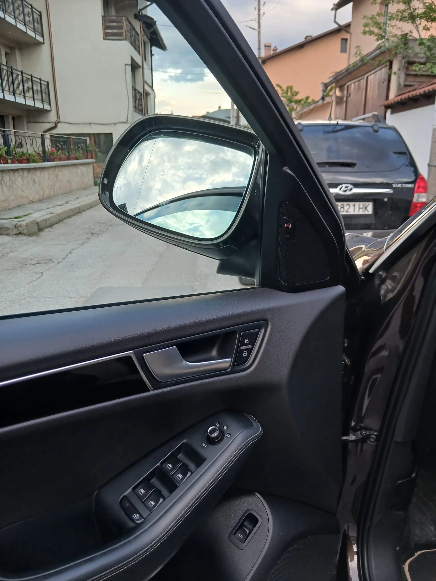 Audi Q5 2.0, снимка 6 - Автомобили и джипове - 56279196