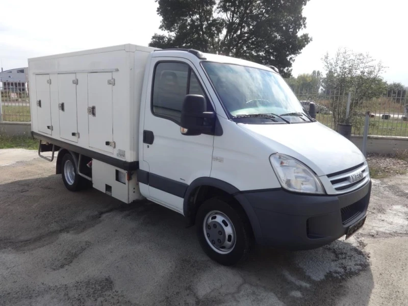 Iveco Daily 3.0HPI  ЗА СЛАДОЛЕД, снимка 1 - Бусове и автобуси - 37670414