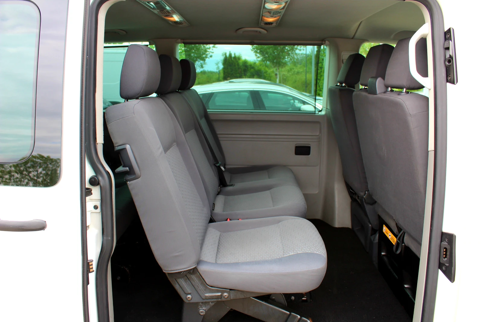 VW Caravelle 2.0TDI 8+ 1* СОБСТВЕН ЛИЗИНГ, снимка 13 - Бусове и автобуси - 54485789