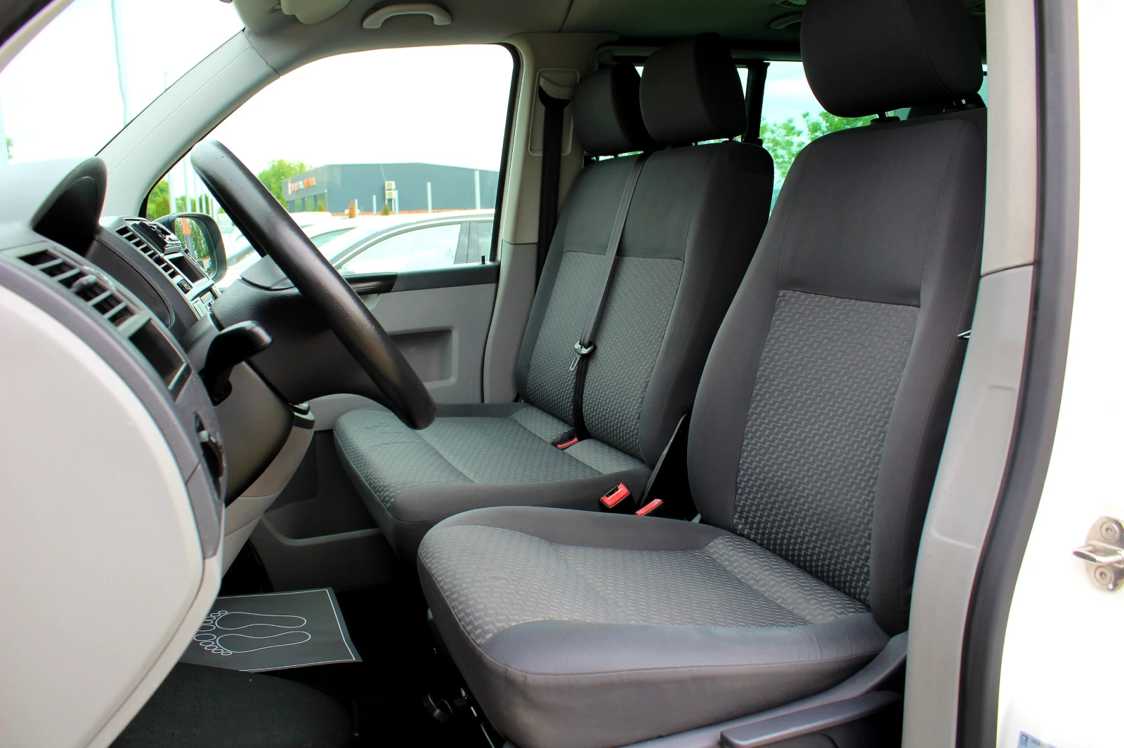 VW Caravelle 2.0TDI 8+ 1* СОБСТВЕН ЛИЗИНГ, снимка 11 - Бусове и автобуси - 54485789