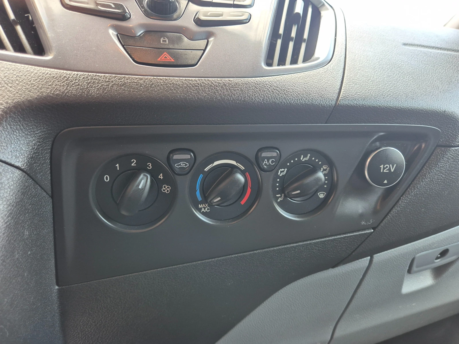 Ford Transit 2.0D KLIMA ITALY УНИКАТ, снимка 11 - Бусове и автобуси - 55342015