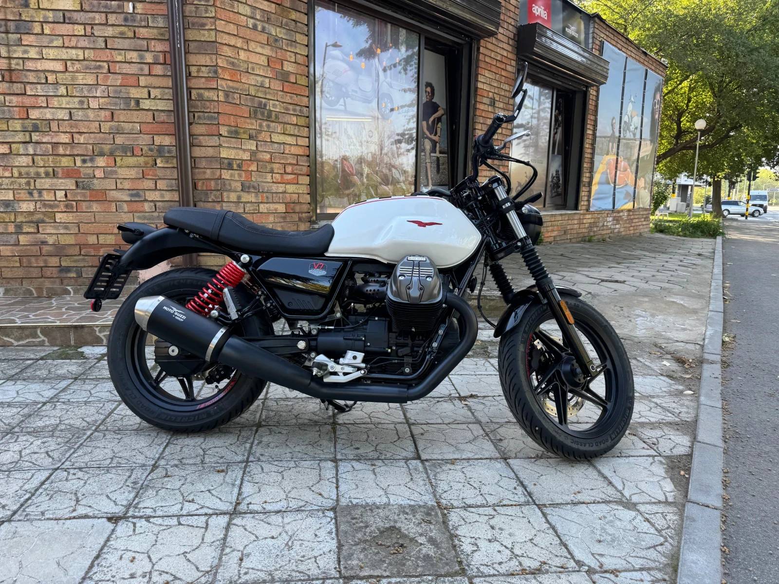 Moto Guzzi V 7 Stone Ten - изображение 2