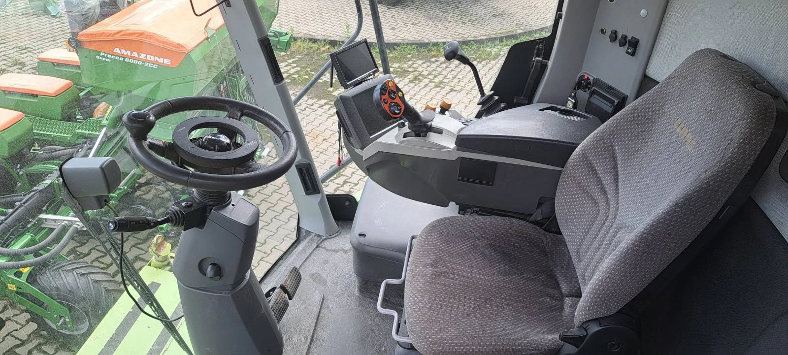 Комбайн Claas Tucano 440 - изображение 6
