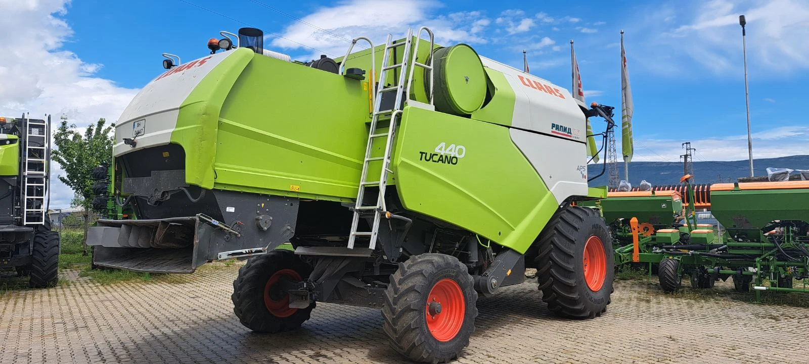 Комбайн Claas Tucano 440 - изображение 3
