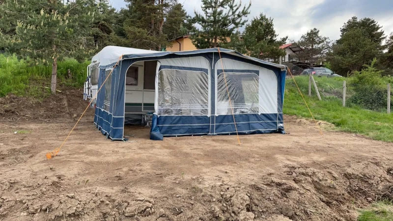 Каравана Chateau 463 C, снимка 10 - Каравани и кемпери - 52262825