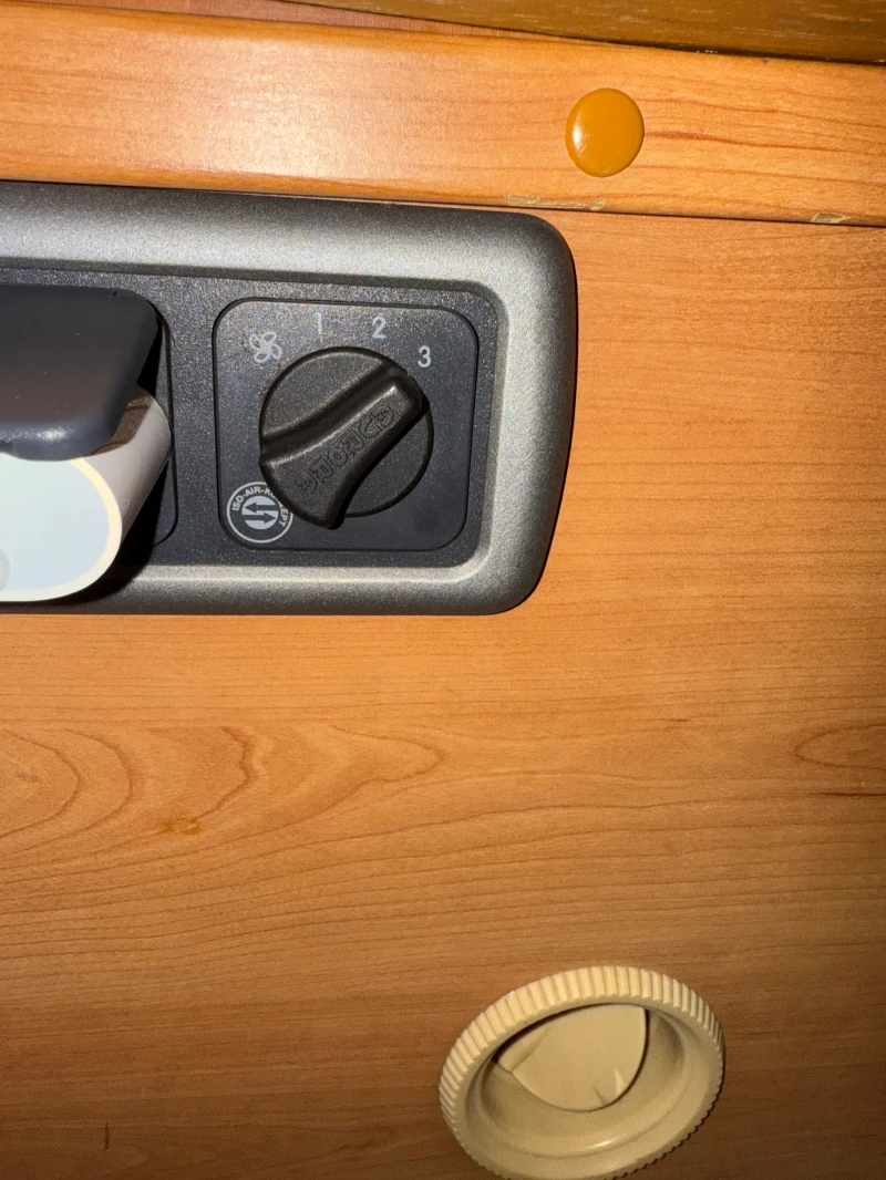 Кемпер Euramobil Мерцедес Спринтер 313CDI, снимка 16 - Каравани и кемпери - 52646540