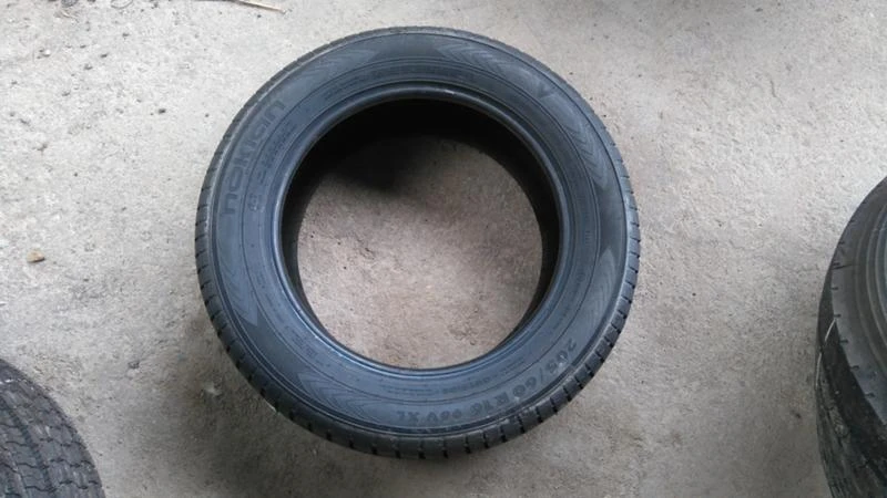 Гуми Летни 205/60R16, снимка 4 - Гуми и джанти - 45863801