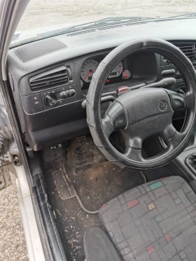 VW Golf 3 - 600 € / 1173.50 лв. - 74463991 11