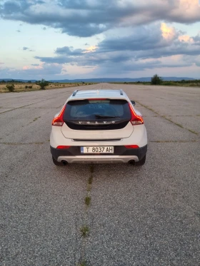 Volvo V40 Cross Country 2.0 БЕНЗИН - 5 цилиндъра  - 12000 € / 23469.96 лв. - 49727199 2