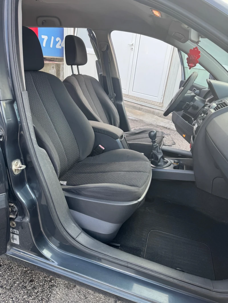 Renault Megane  Renault Megane 1.9DCI, снимка 10 - Автомобили и джипове - 52736733