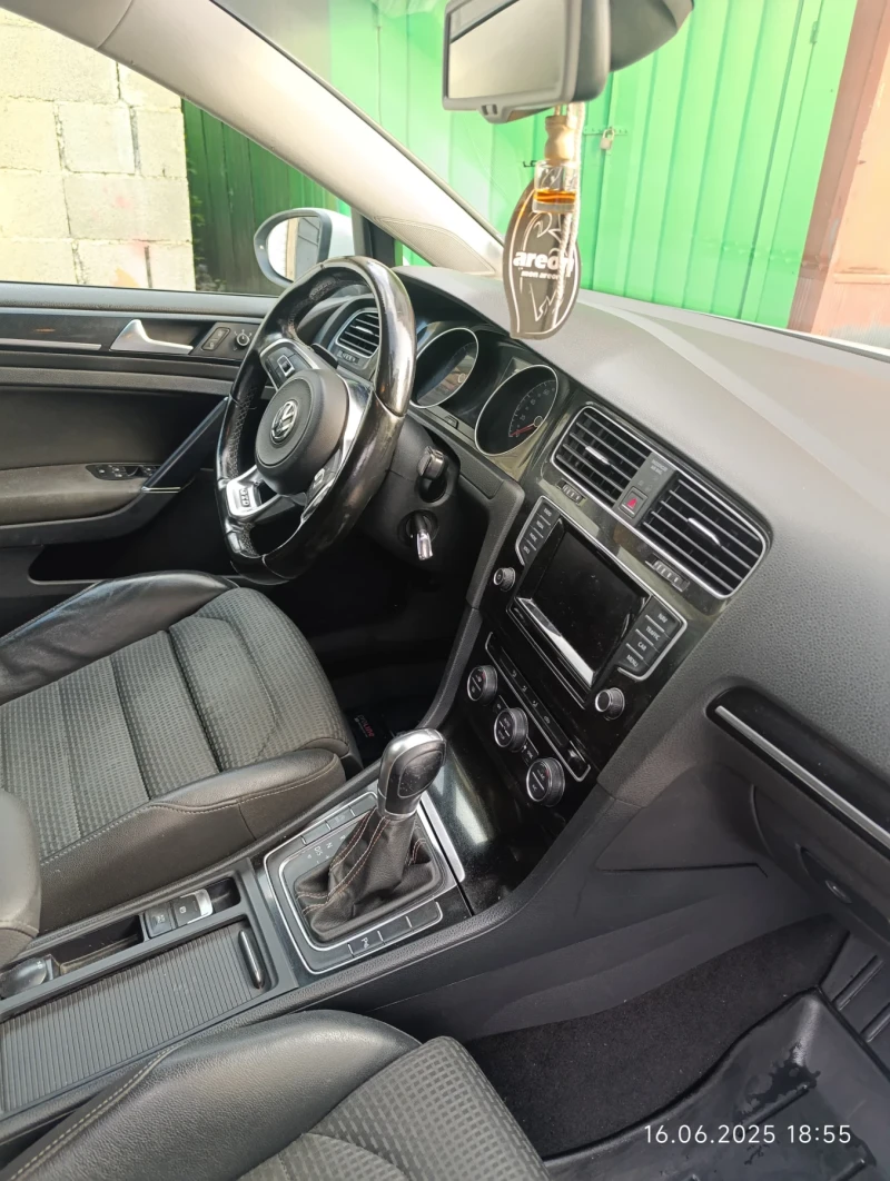 VW Golf 7.5 1.6TDI Facelift, снимка 8 - Автомобили и джипове - 52059403