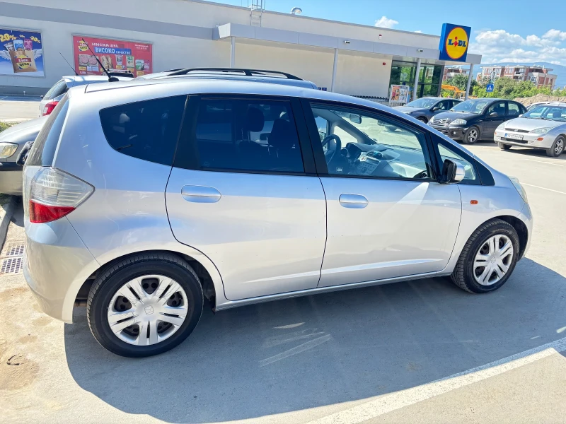 Honda Jazz, снимка 6 - Автомобили и джипове - 52636293