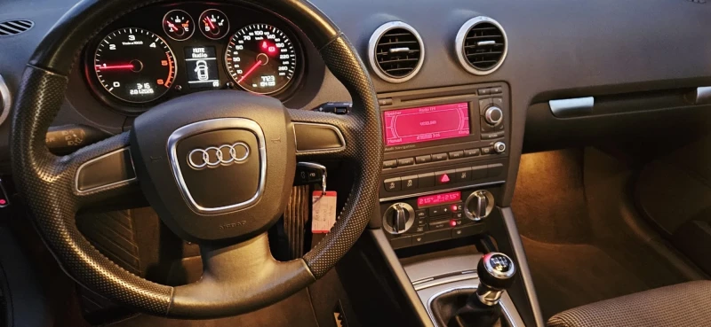 Audi A3 1.6TDI, снимка 8 - Автомобили и джипове - 52959226