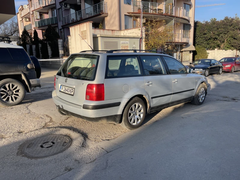 VW Passat, снимка 4 - Автомобили и джипове - 53132806