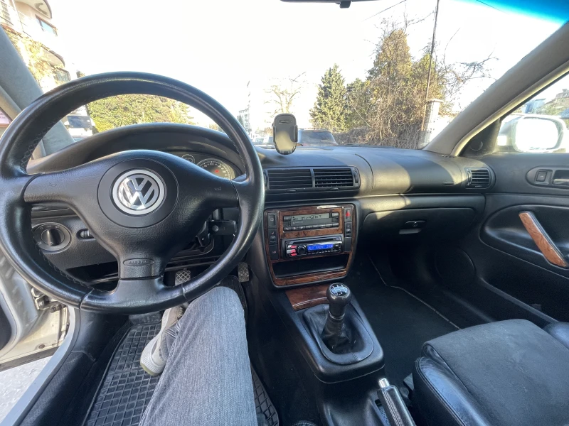 VW Passat, снимка 8 - Автомобили и джипове - 53132806