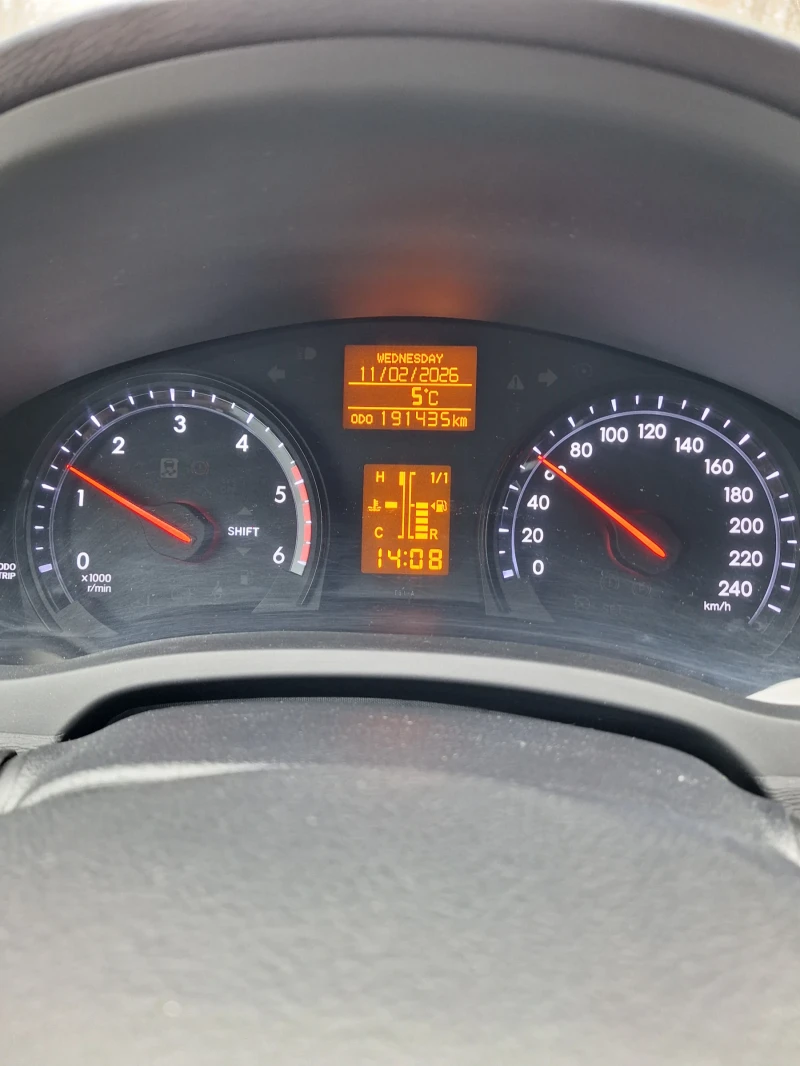 Toyota Avensis 2.0D4D, снимка 12 - Автомобили и джипове - 53484785