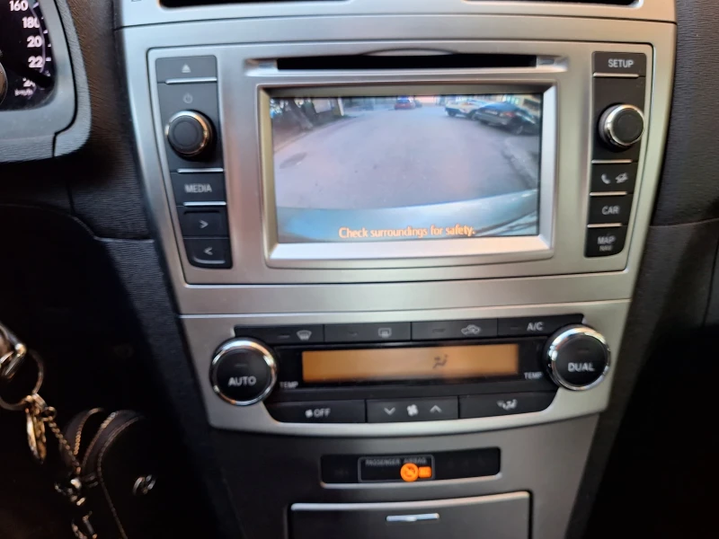 Toyota Avensis 2.0D4D, снимка 13 - Автомобили и джипове - 53484785