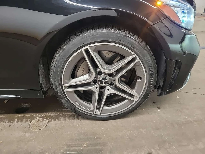Mercedes-Benz C 300 4MATIC Sedan  CARFAX, снимка 13 - Автомобили и джипове - 53538435