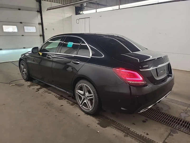 Mercedes-Benz C 300 4MATIC Sedan  CARFAX, снимка 2 - Автомобили и джипове - 53538435