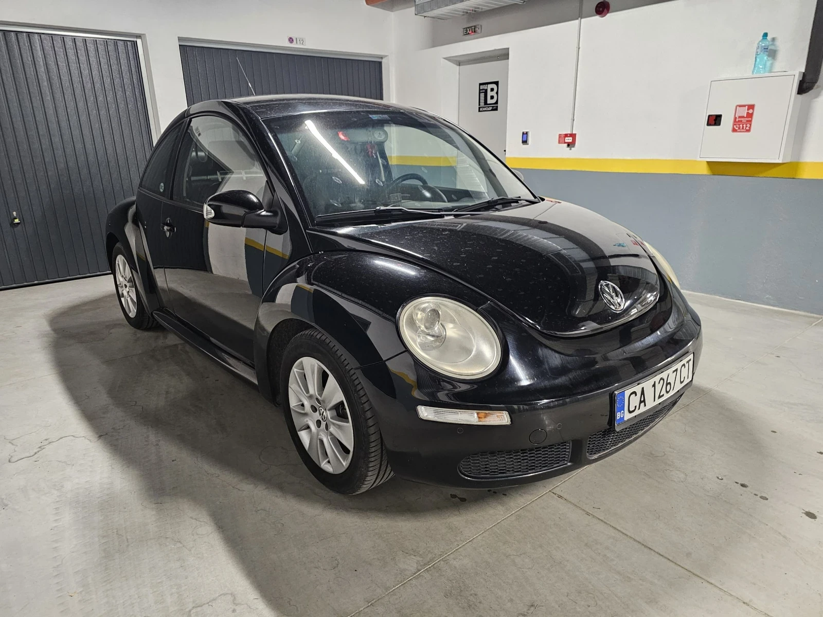 VW New beetle ПРОДАДЕНА! 2.5L бензин | автоматик | Face-lift  - изображение 2