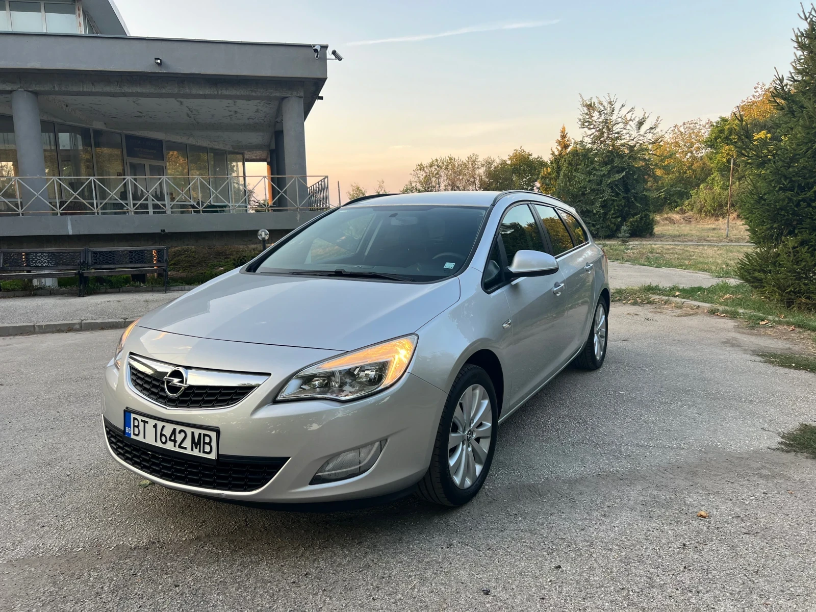 Opel Astra 1.4 I sport  - [1] 